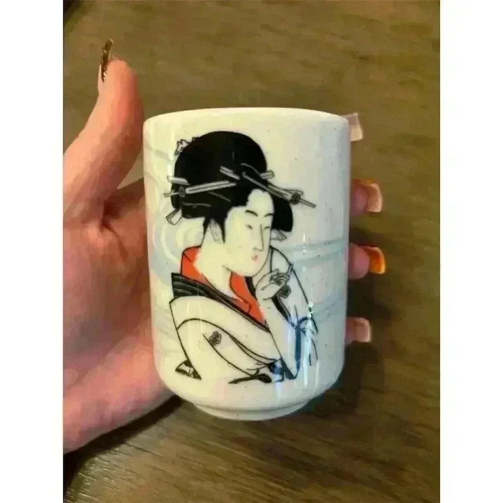 Vintage Japanese Porcelain Tea/Sake Cups Hand-Painted Geisha Mikado set of two - Picture 3 of 5